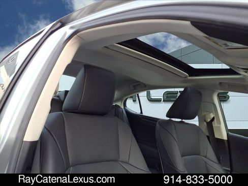 Certified 2022 Lexus ES 350 w/ Premium Package image 20