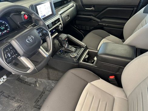 Used 2024 Toyota Tacoma TRD Sport image 10