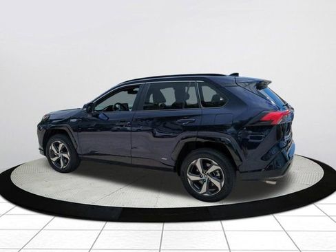 Used 2024 Toyota RAV4 SE w/ Weather & Moonroof Package AWD/4WD image 5