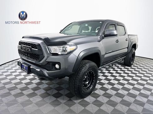 Used 2018 Toyota Tacoma TRD Off-Road w/ Technology Package AWD/4WD image 1
