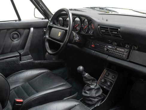 Used 1988 Porsche 911 Carrera RWD image 38