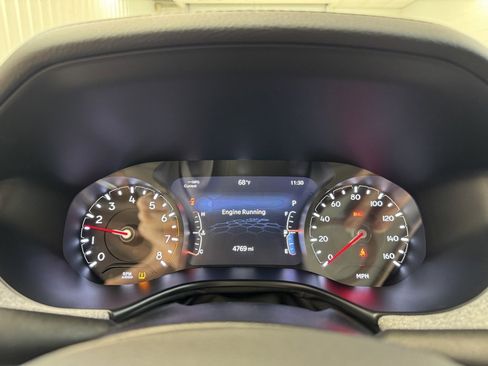 Used 2025 Jeep Compass Sport image 29