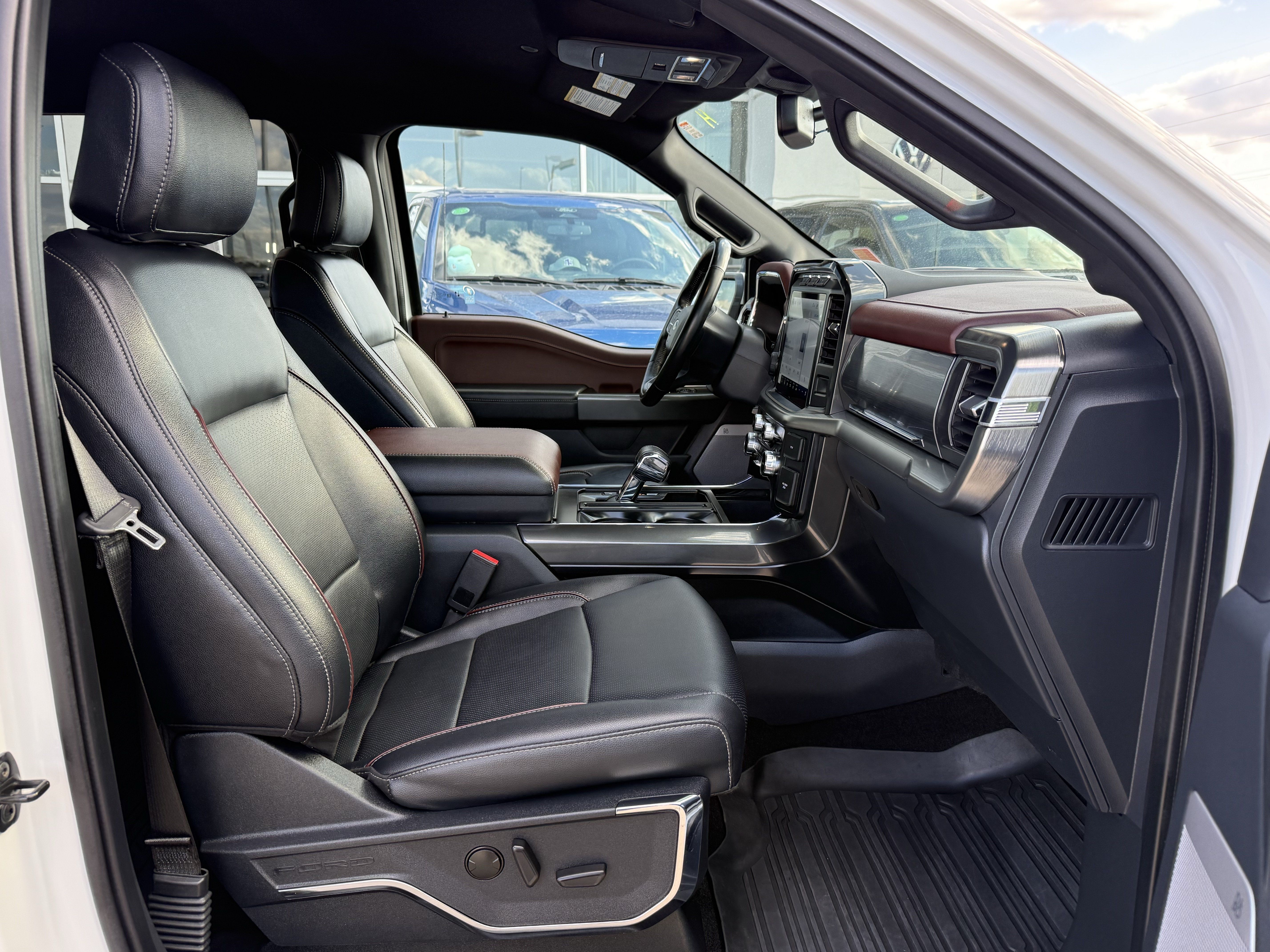 Used 2023 Ford F150 Lariat AWD/4WD image 5