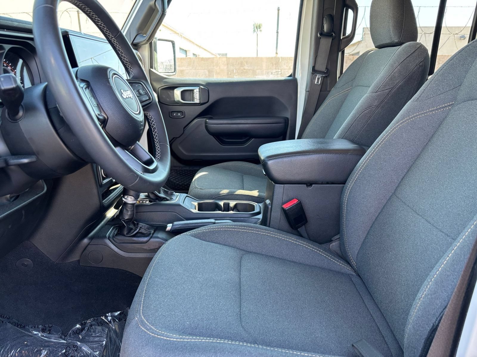 Used 2025 Jeep Wrangler Unlimited Sport AWD/4WD image 25