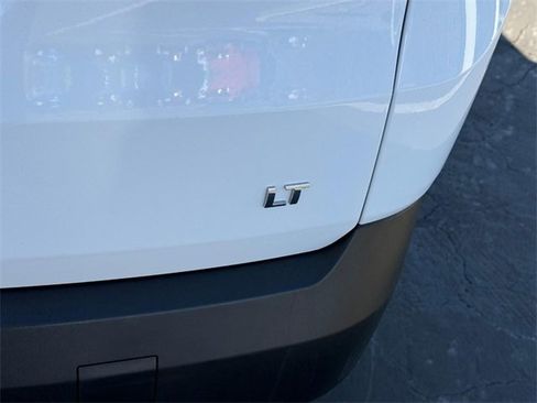 Used 2023 Chevrolet Traverse LT image 5