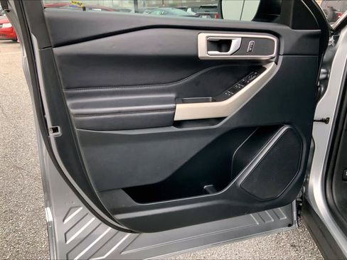 Used 2023 Ford Explorer XLT w/ Equipment Group 202A image 19