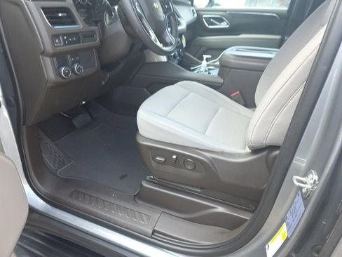 Used 2023 Chevrolet Suburban LS image 7