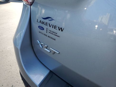 Used 2022 Ford Explorer XLT image 28