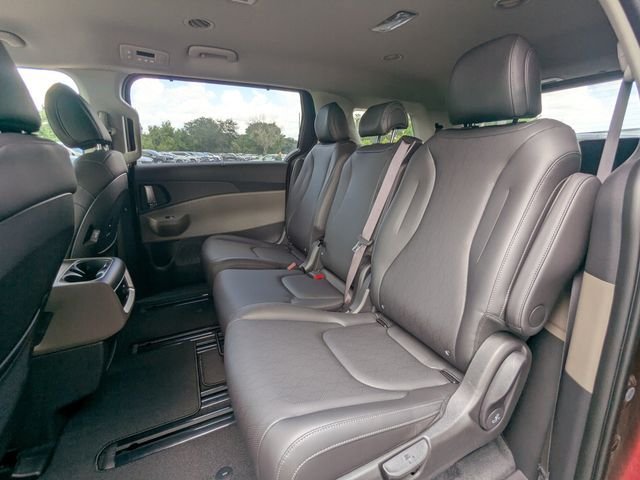 New 2026 Kia Carnival EX FWD image 17