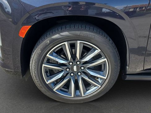Used 2022 Cadillac Escalade Sport w/ Touring Package AWD/4WD image 4