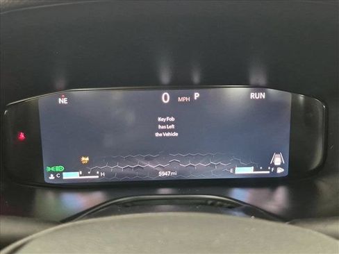 Used 2026 Jeep Compass Trailhawk w/ Sun, Sound & Navigation Group AWD/4WD image 11