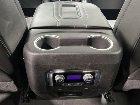 Used 2023 GMC Yukon SLT image 20