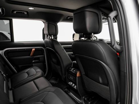 Used 2023 Land Rover Defender 110 X image 33