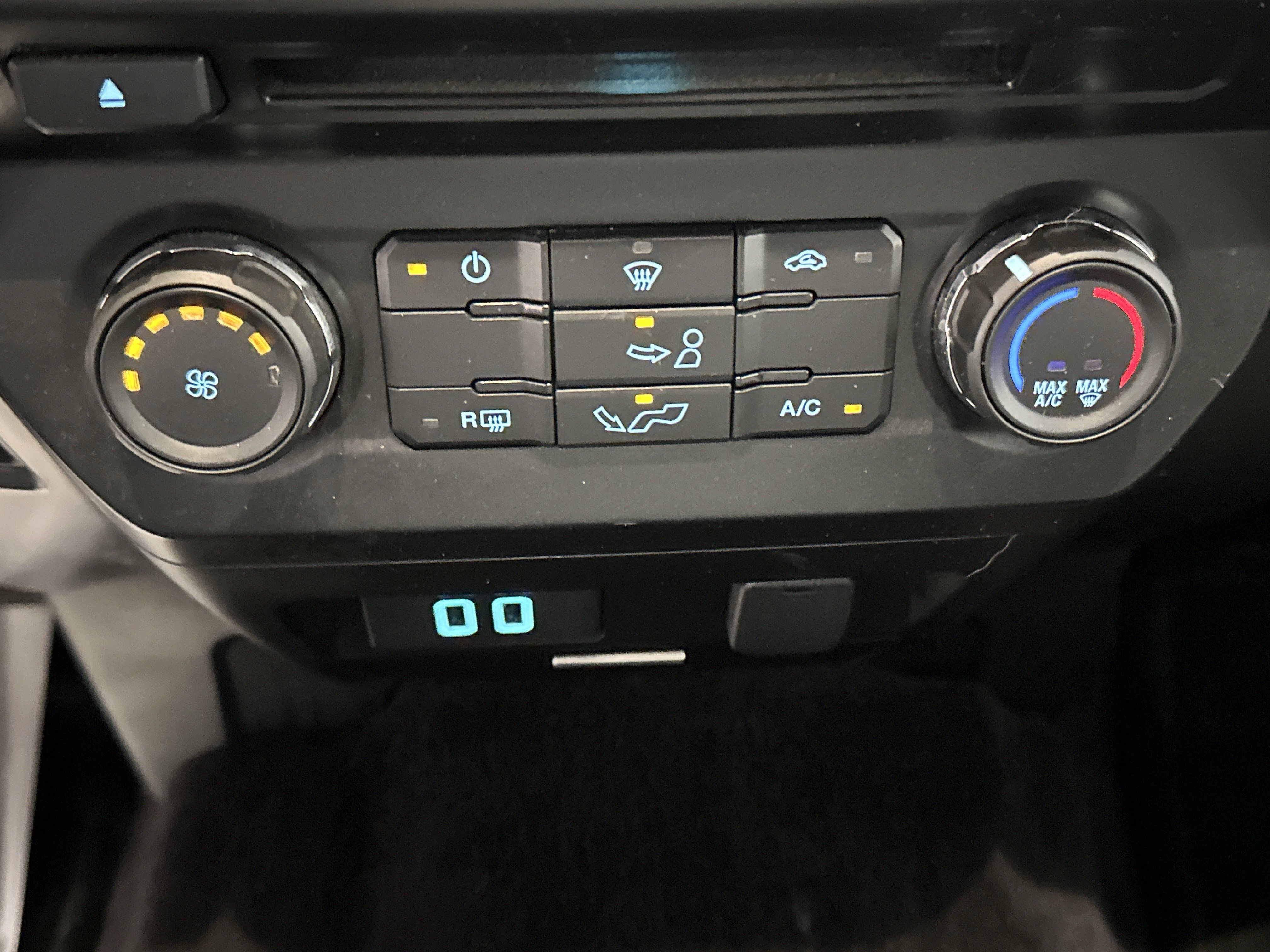 Used 2016 Ford F150 XLT w/ Equipment Group 301A Mid AWD/4WD image 32