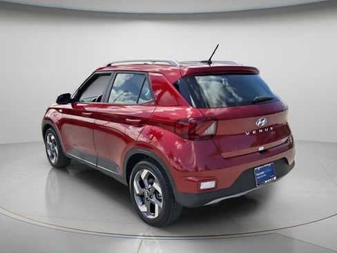 Certified 2025 Hyundai Venue Limited FWD image 8