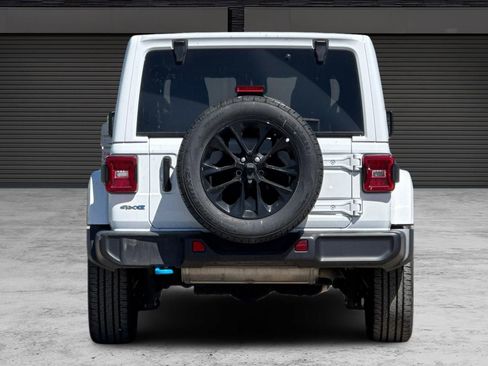 Used 2024 Jeep Wrangler Unlimited Sahara AWD/4WD image 5