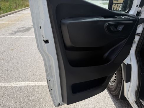 Used 2021 Mercedes-Benz Sprinter 2500 image 26