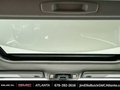 Used 2024 Toyota Sienna XLE FWD image 20