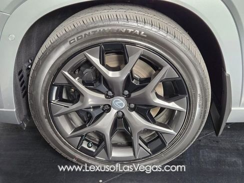 New 2026 Lexus TX 500h AWD image 9