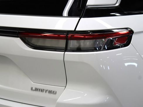 New 2026 Jeep Grand Cherokee Limited image 36