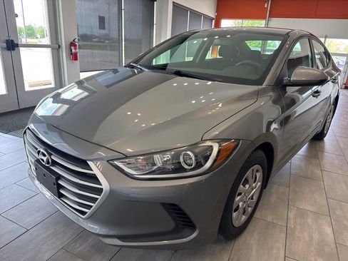 Used 2018 Hyundai Elantra SE image 6
