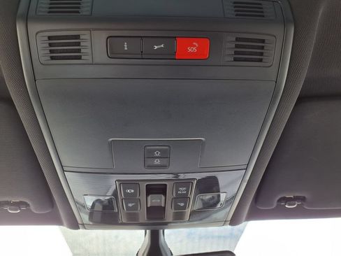 Used 2019 Volkswagen Tiguan S FWD image 24
