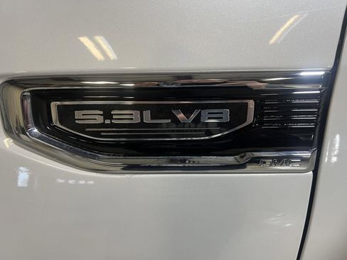 Used 2022 GMC Sierra 1500 SLT w/ SLT Premium Plus Package AWD/4WD image 11