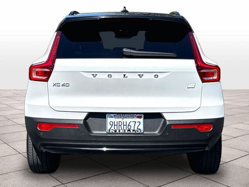 Used 2023 Volvo XC40 Recharge Ultimate AWD/4WD image 7