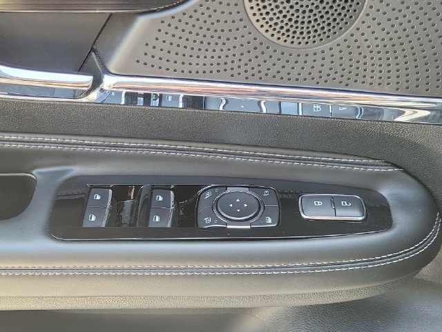 Certified 2025 Lincoln Corsair FWD image 19
