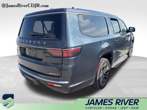 Used 2023 Jeep Wagoneer L Series II image 5