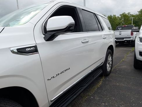 Used 2021 GMC Yukon SLT w/ SLT Premium Package AWD/4WD image 3