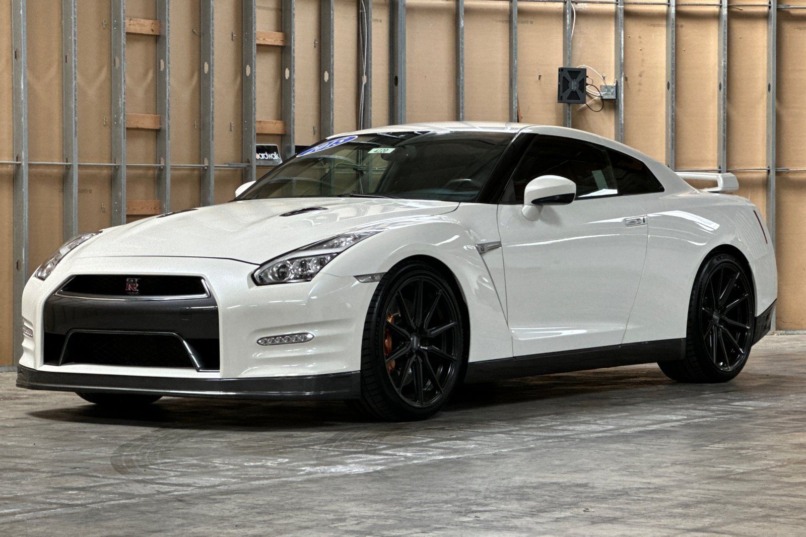 Used 2015 Nissan GT-R Premium AWD/4WD image 8