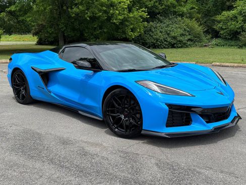 Used 2023 Chevrolet Corvette Z06 RWD image 16