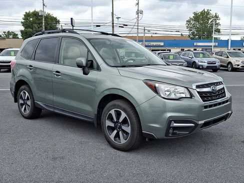 Used 2018 Subaru Forester 2.5i Premium AWD/4WD image 3