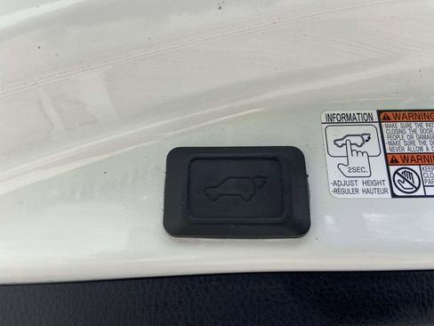 Used 2014 Toyota RAV4 Limited FWD image 11