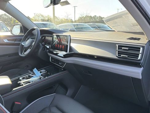 New 2026 Volkswagen Atlas Peak Edition AWD/4WD image 23