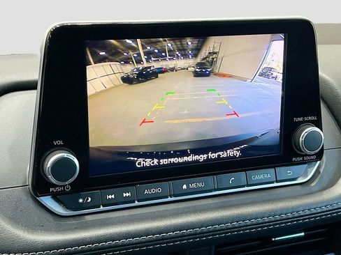 Used 2023 Nissan Rogue SV image 35