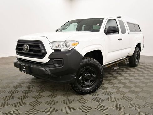 Used 2022 Toyota Tacoma SR AWD/4WD image 2