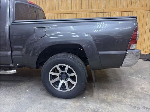 Used 2012 Toyota Tacoma 4x4 Access Cab w/ SR5 Pkg image 8