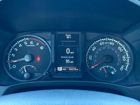 Used 2022 Toyota Tacoma SR w/ SR Convenience Package image 12