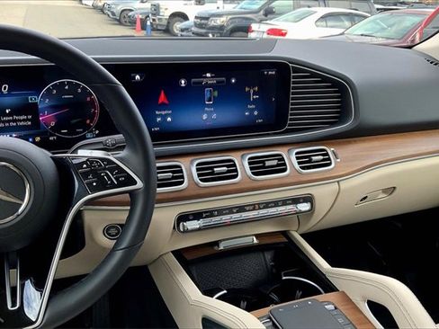 Used 2025 Mercedes-Benz GLE 350 4MATIC image 5