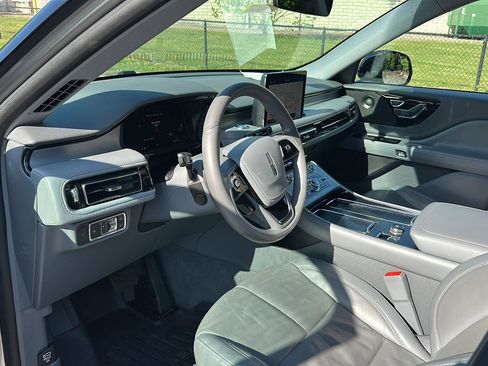 Used 2020 Lincoln Aviator Reserve w/ Elements Package Plus image 12