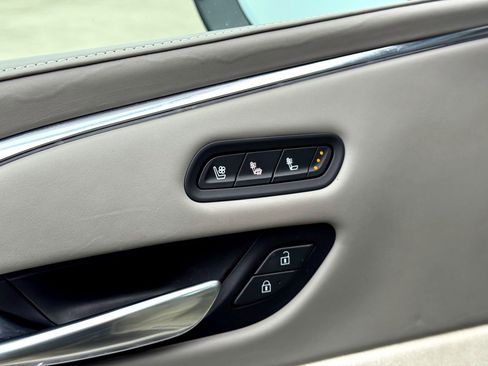 Used 2021 Cadillac Escalade Premium Luxury Platinum image 18