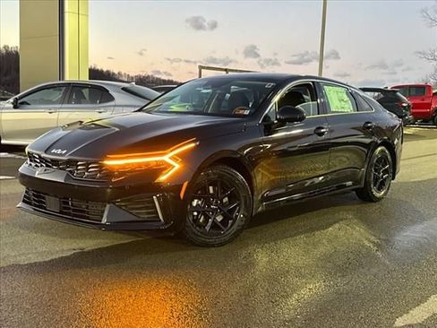 Used 2025 Kia K5 LXS image 3