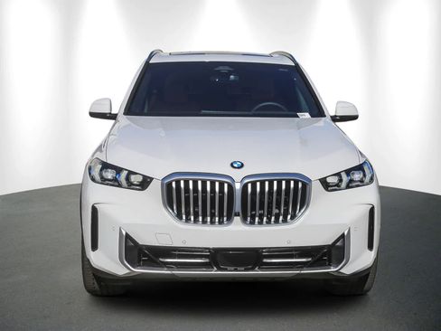 New 2026 BMW X5 xDrive40i w/ Executive Package image 2