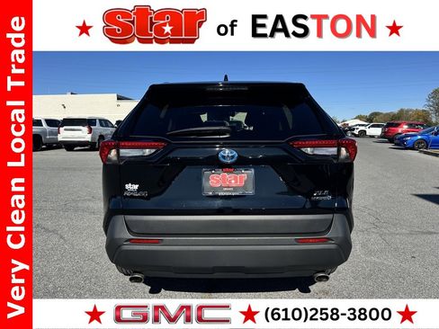 Used 2022 Toyota RAV4 XLE Premium image 8