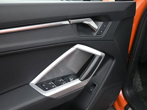 Used 2025 Audi Q3 2.0T Premium image 32