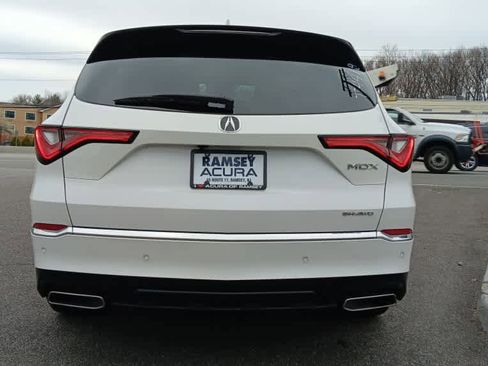Used 2023 Acura MDX SH-AWD w/ Technology Package image 9
