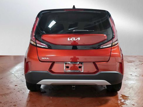 Used 2023 Kia Soul LX image 6