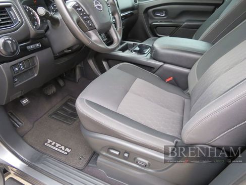 Used 2023 Nissan Titan SV w/ SV Convenience Package image 15